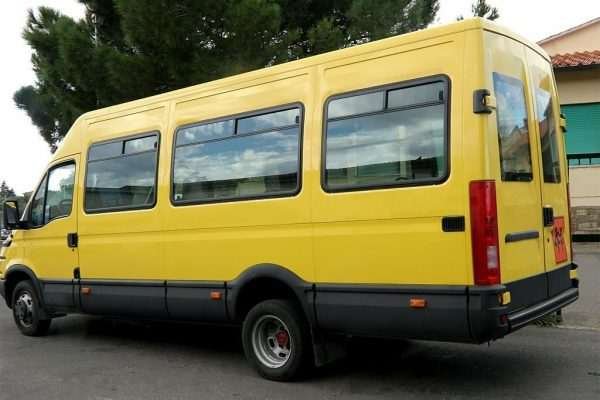 Shuttle Bus Rental in Toronto: Your Reliable Transportation Partner