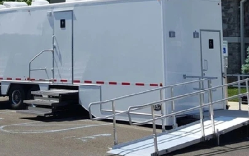 portable restroom rental