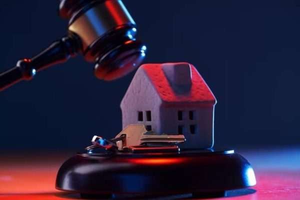 luxury real estate auction