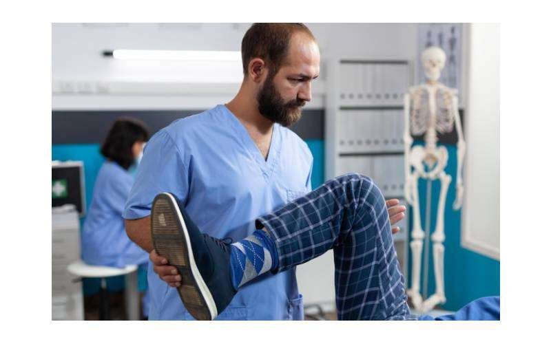 orthopedic surgeons 