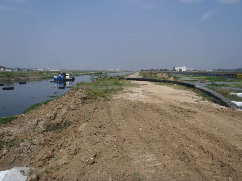 canal dredging equipment