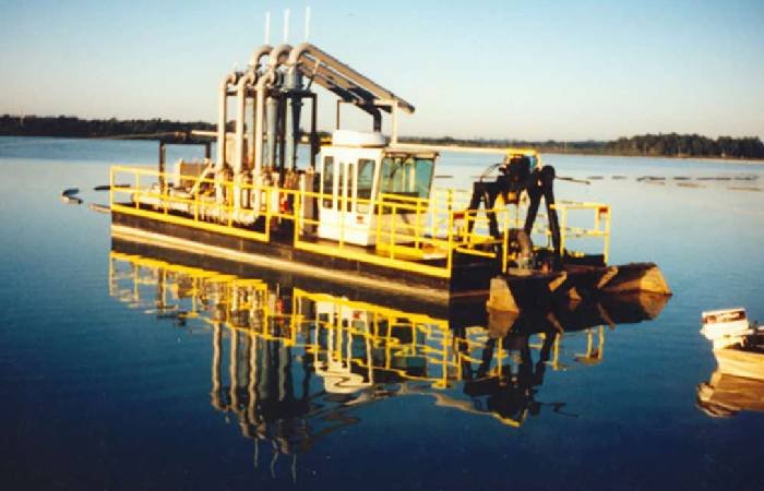 diesel dredge
