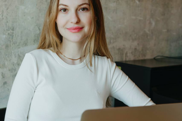 Meet Valeriya Kovbuz: The Ukrainian Emotional Wellness Educator Transforming Lives Around the Globe