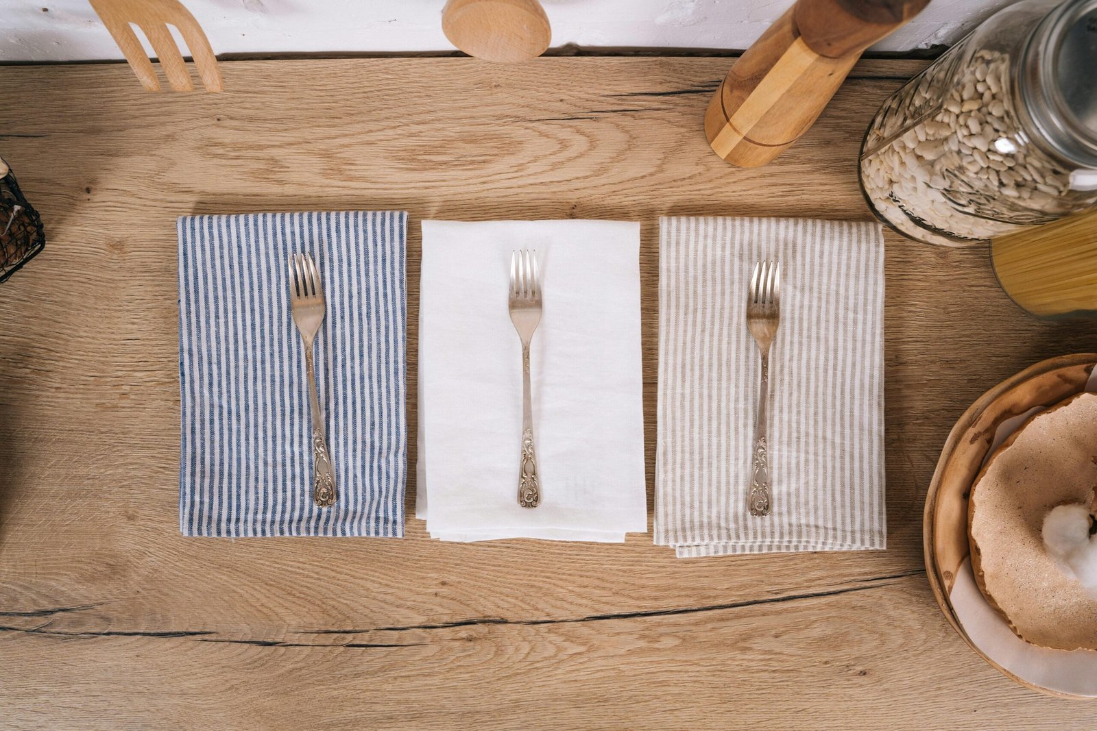 differences between tea towels, dish towels, and kitchen towels