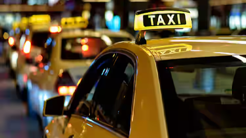 Toronto airport taxi pre-booking benefits for a smooth and affordable ride
