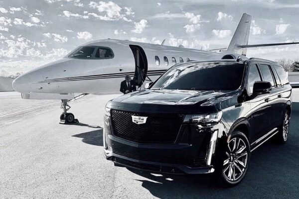 Pearson Airport taxi guide 2025 for Toronto travelers revealing insider tips.