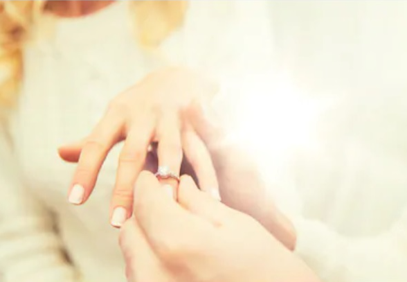 Why Should You Consider Rare Carat for Your Engagement Ring?