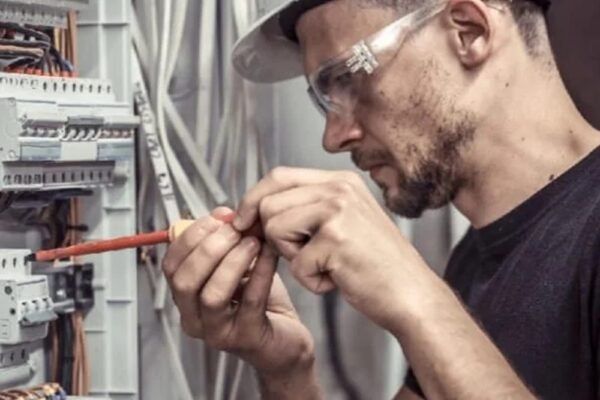 What to Do When Electrical Emergencies Strike