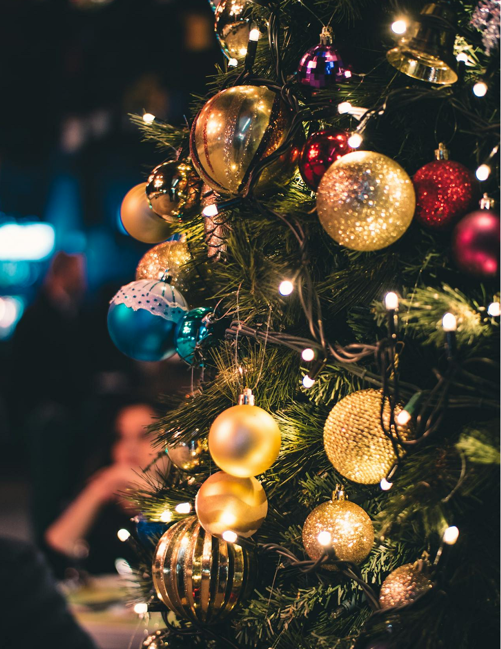 Use Lighting to Create a Magical Christmas Ambiance