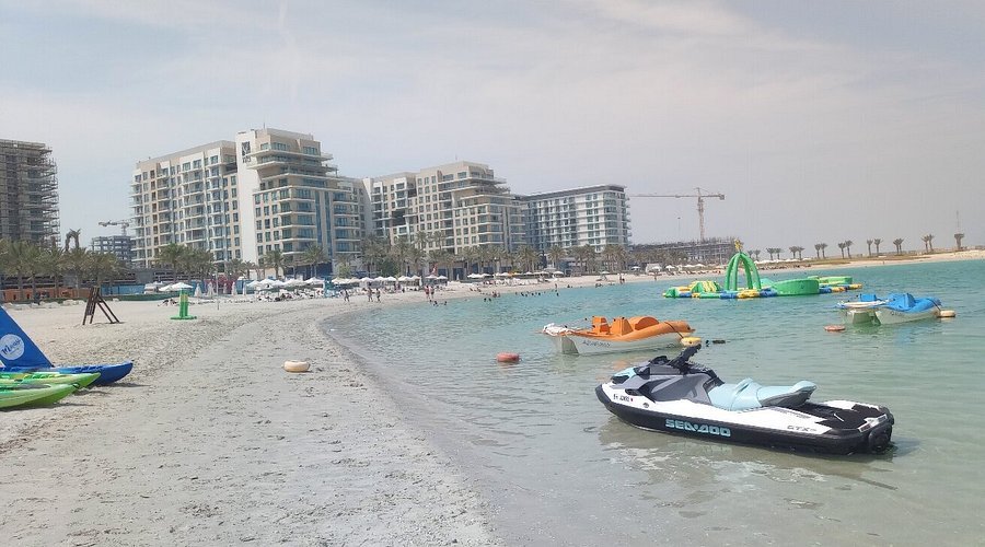 Exploring Bahrain’s vibrant culture, bustling markets, and beautiful coastal scenery.