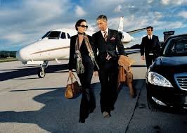 2025 guide to Pearson Airport taxis for seamless travel in Toronto.