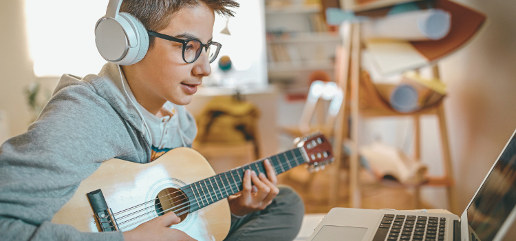 Online Guitar Courses