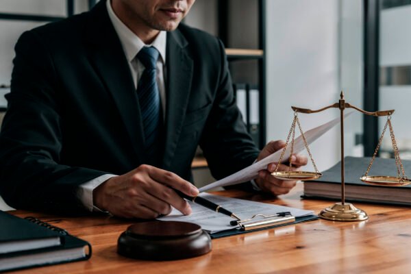 Why Choosing the Right Law Firm