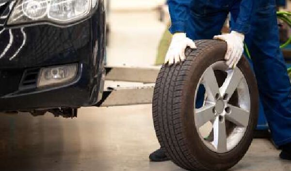 Car tyres worn out and needing replacement in Dubai