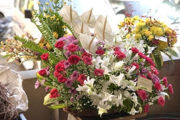 How to Choose the Perfect Floral Gifts for Housewarming Parties?