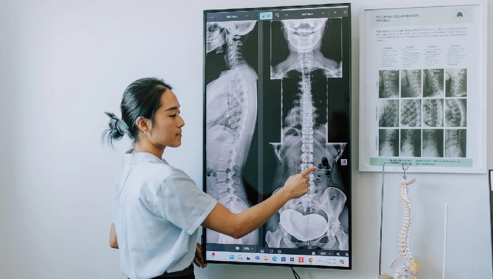 10 Signs It Might Be Time to See a Chiropractor