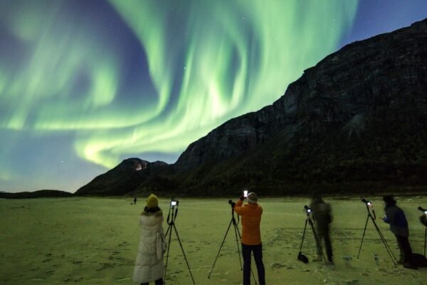 The Ultimate Guide to Northern Lights Photography Tours for Beginners