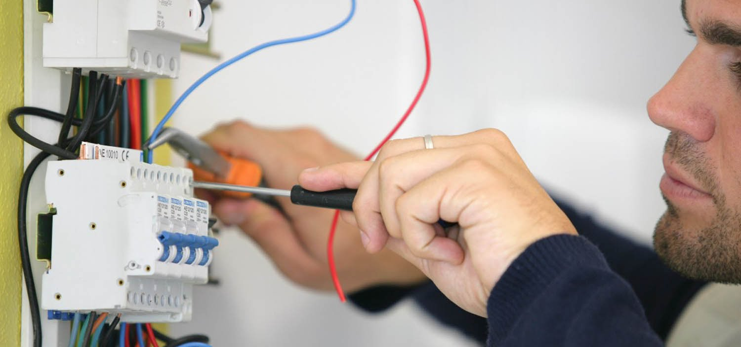 Lights Out or Safety First? Hiring Electrical Contractors UK Who Truly Make a Difference