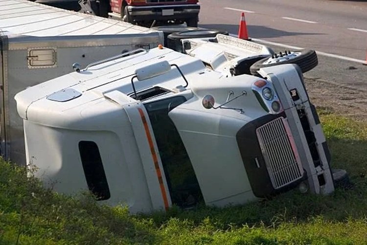 Working with a San Antonio Truck Accident Lawyer