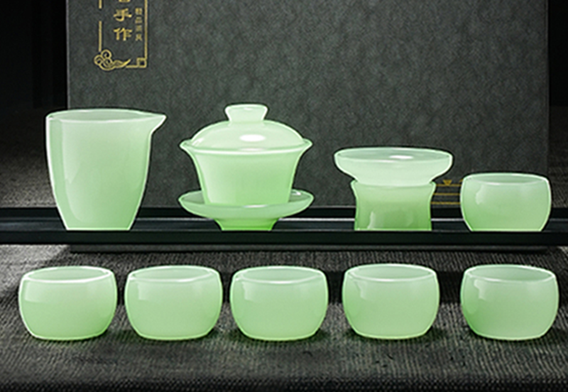 Chinese traditional tea cups of different sizes
