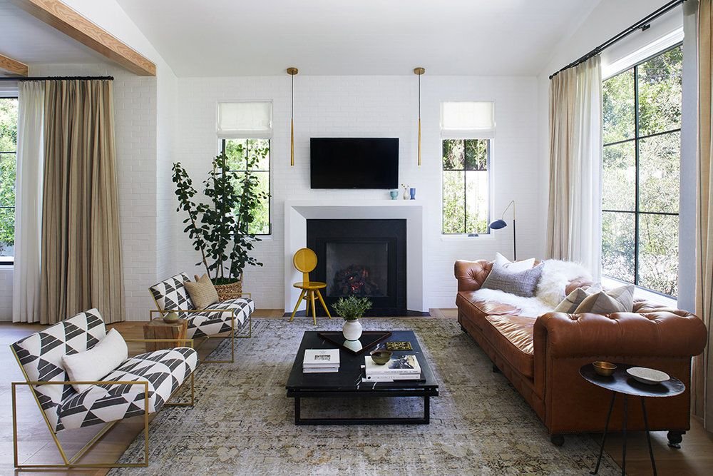 How to Keep Your Living Room Stylish and Comfortable with a Leather Couch