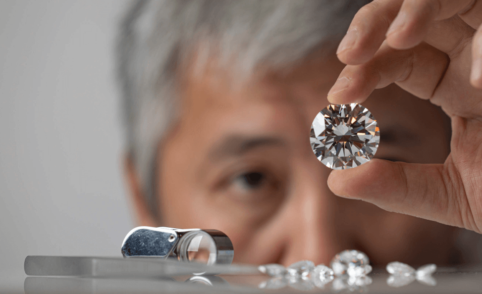 How Retailers Can Capitalize on the Lab-Grown Diamond Surge