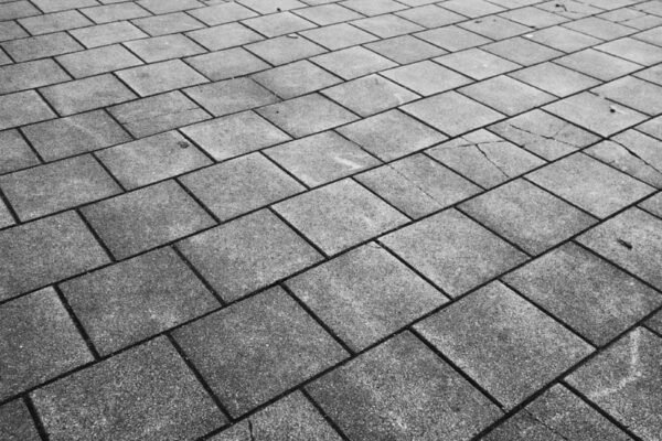 Choosing the Best Outdoor Floor Tiles for Gardens, Patios, and Terraces