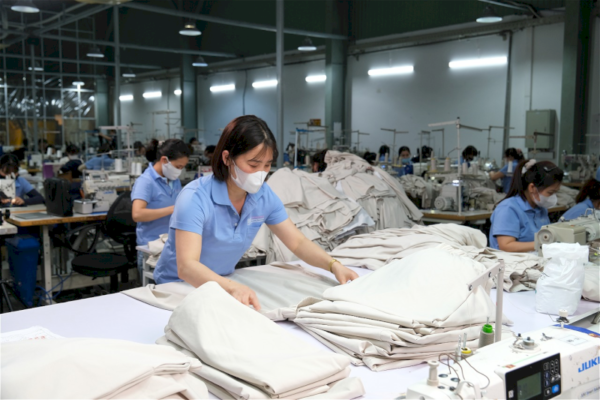 How a Trusted Womens Clothing Manufacturer Ensures Quality, Consistency, and On-Time Production