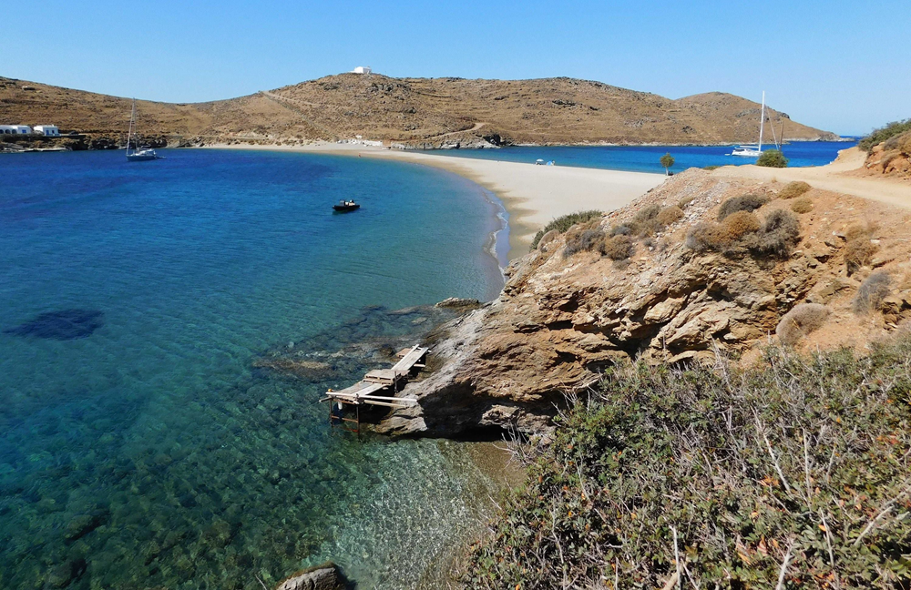 Two Greek islands that you can easily combine with a visit to Athens