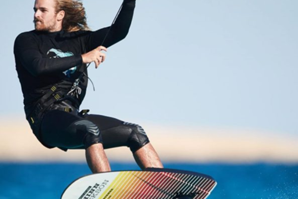 Kitefoil – a new level of kitesurfing