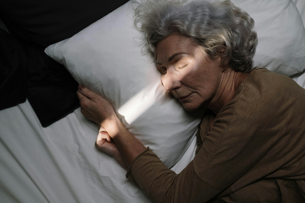 Sleep and Aging: How to Improve Your Rest for Better Daily Energy