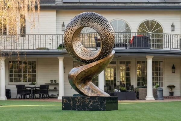 How Custom Sculpture Projects Bring Architecture to Life