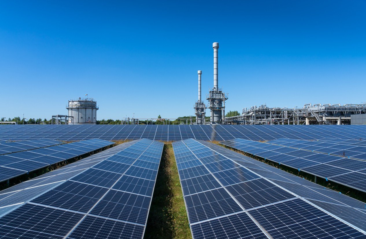What Should You Look for in Solar Energy Systems Manufacturer? 1 industrial plant solar system