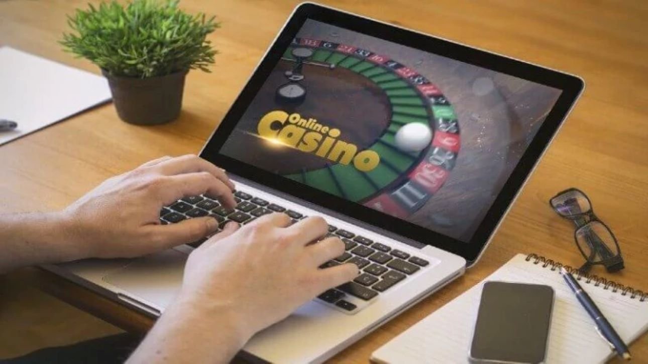 Batara88 Online Casino Guide: Tips, Games, and Secure Gaming Experience 2 mobile casinos 1 768x432 1