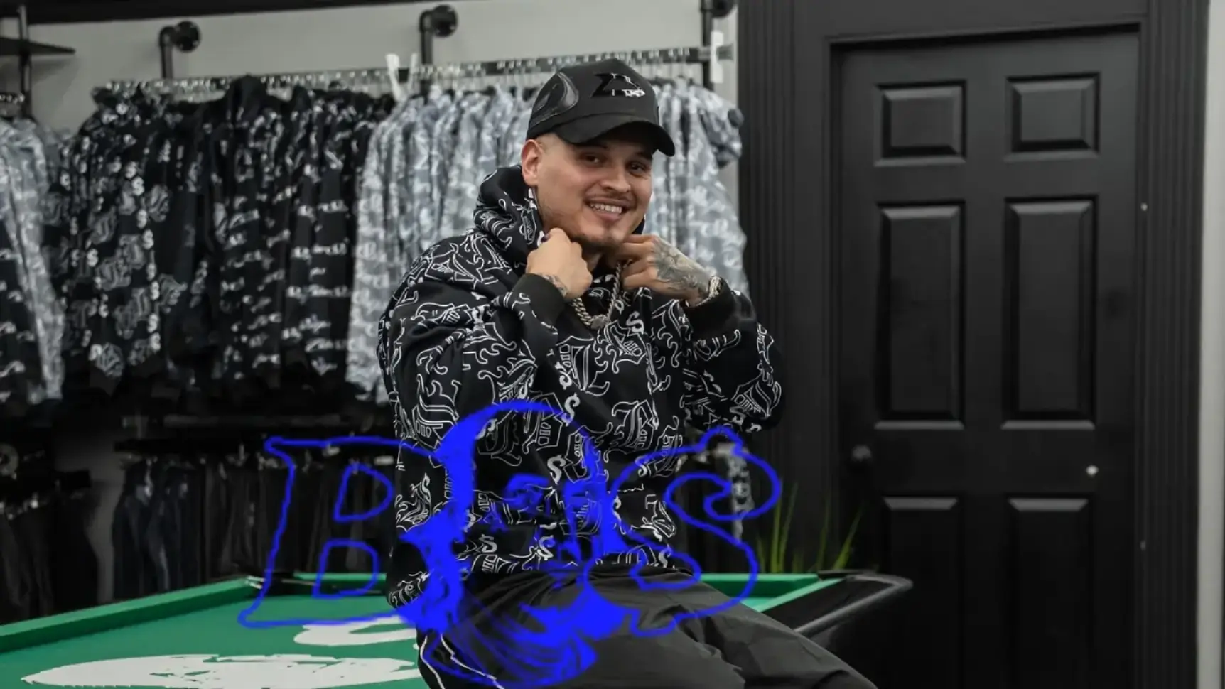 Blue Strips La