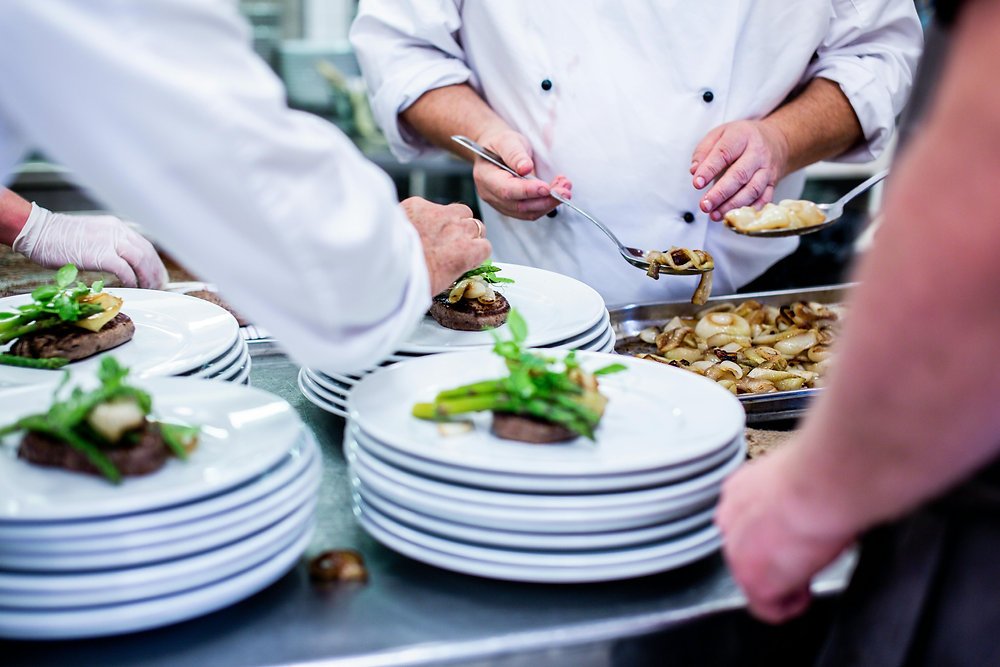 The Complete Guide to Choosing the Right Catering and Private Chef for Your Event