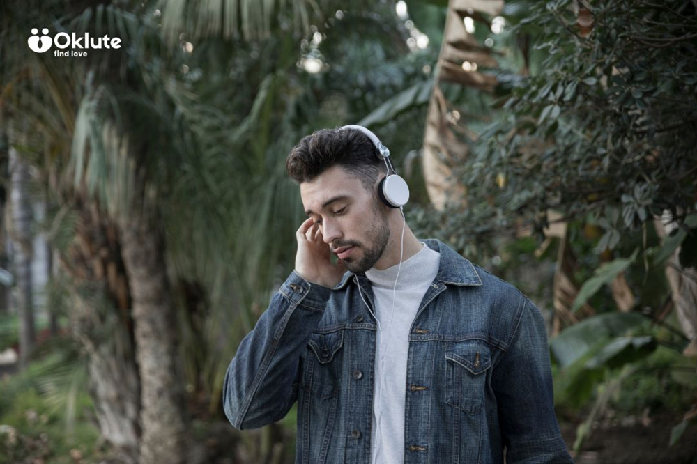 Why Certain Songs Stay with Us Long After They End 1 Songs